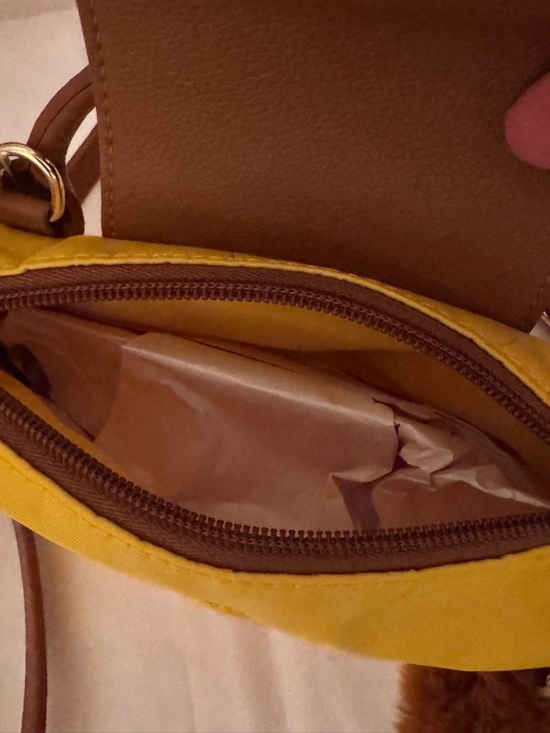 New Disney Yellow & Brown Mini Winnie the Pooh Crossbody Bag w/Bag Charm - Picture 8 of 8